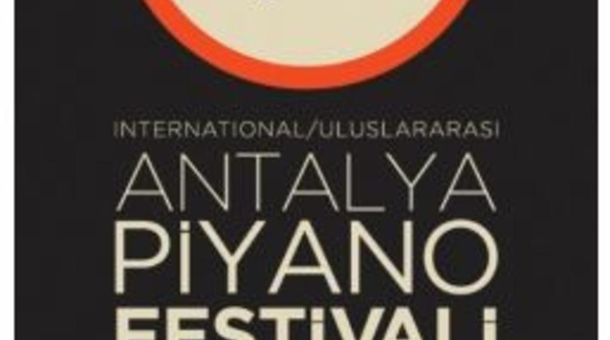 Piyanonun İkizlerinden Muhteşem Şov