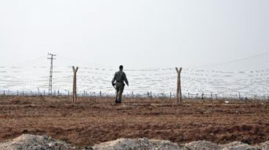 Sınırı Ge&ccedil;meye &Ccedil;alışan 3 Suriyeli &Ouml;ld&uuml;