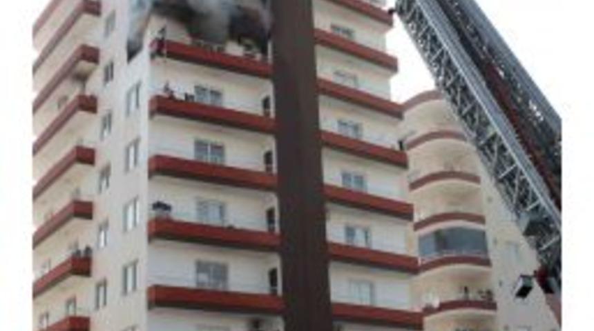 3 yaşındaki &ccedil;ocuk evi yaktı