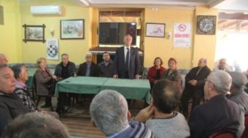 Başkan Akova Mahalle Halkının Fikrini Aldı