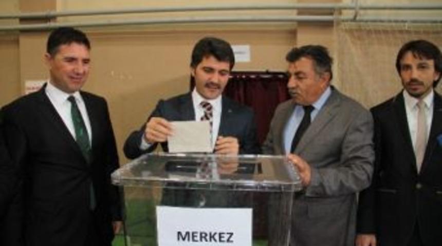 Ak Parti&rsquo;de Temay&uuml;l Yoklaması