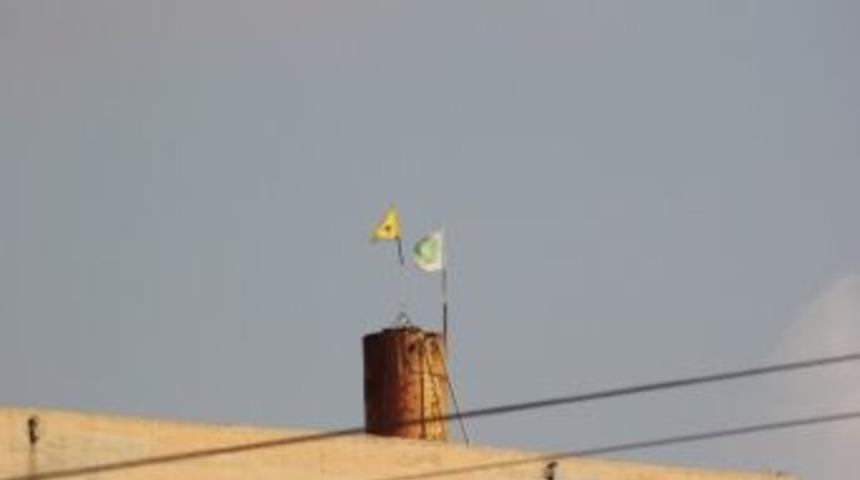 Rasulayn&acute;da Ypg Bayrağı Asıldı