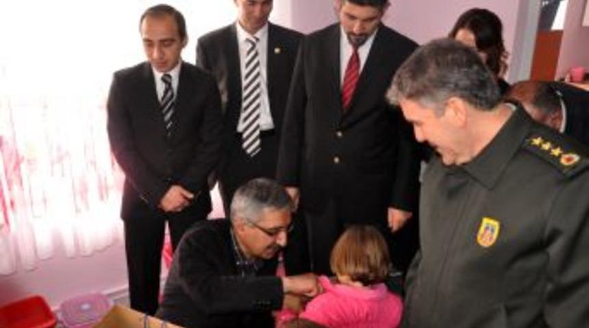 &Ccedil;im-Sa Grubu'ndan H&uuml;sniye K&ouml;y&uuml;ne Anasınıfı Hediyesi