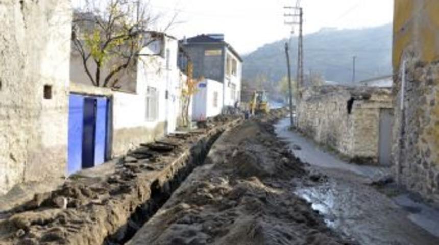"Hacılar&rsquo;da Doğalgaz &Ccedil;alışmaları T&uuml;m Hızıyla S&uuml;r&uuml;yor"