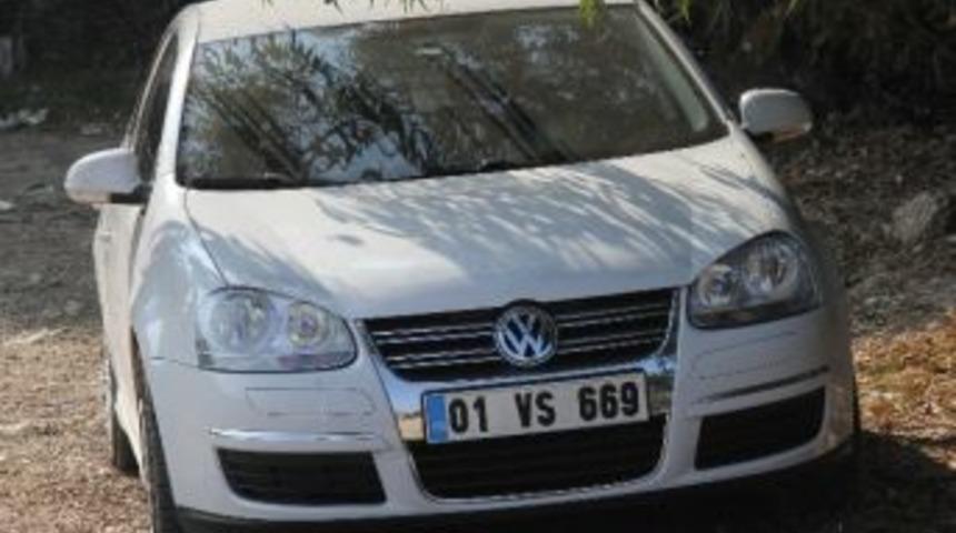 Otomobilde erkek cesedi bulundu