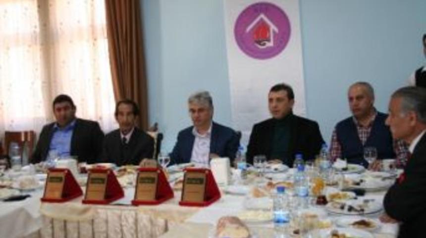 Kars&rsquo;ta Kars Ardahan Iğdır Tanıtım G&uuml;nleri&rsquo;nin Değerlendirilmesi Yapıldı