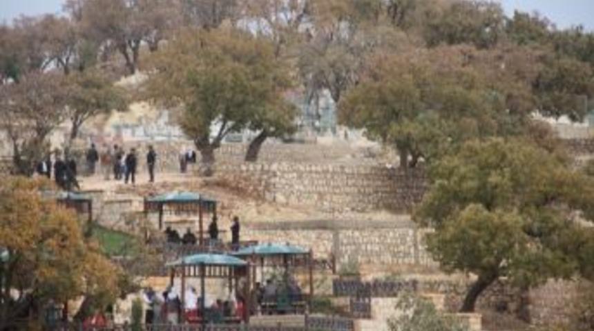 Başbakan Erdoğan, Peygamber Kabirlerini Ziyaret Etti