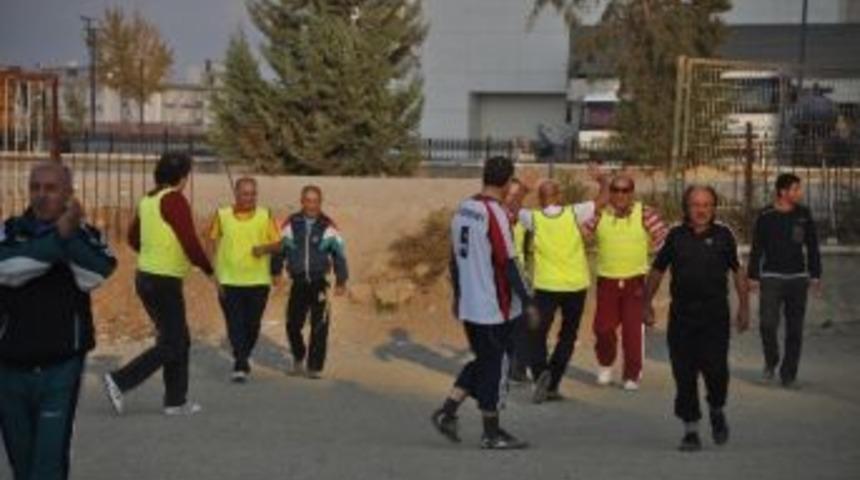 Hababam, 38 Yıl Sonra Okul Bah&ccedil;esinde Ma&ccedil; Yaptı