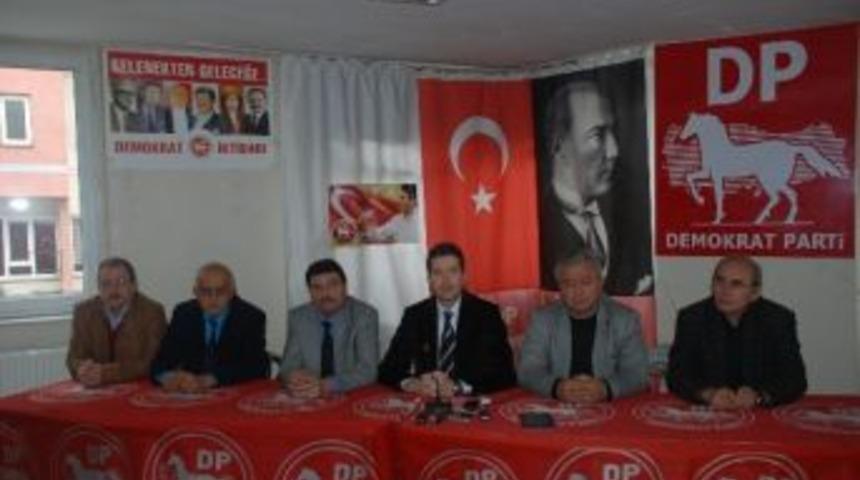 Demokrat Parti&rsquo;de Pazar Toplantısı