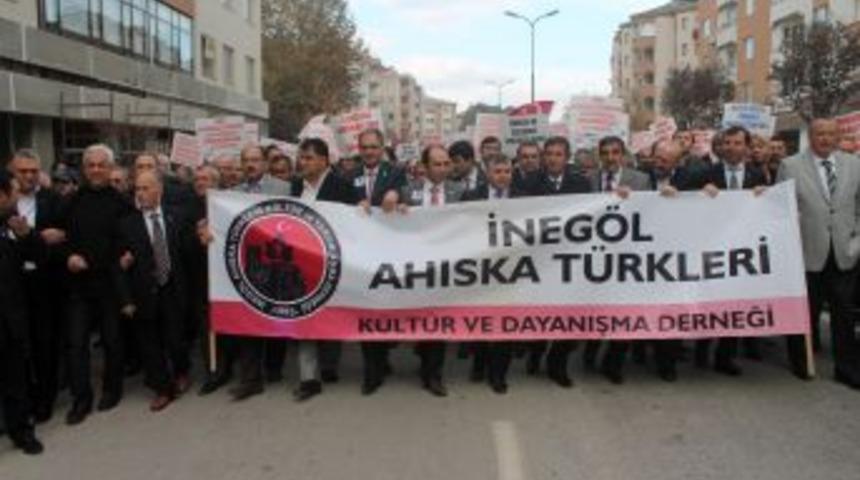 Ahıska T&uuml;rklerinden S&uuml;rg&uuml;ne Sessiz &Ccedil;ığlık