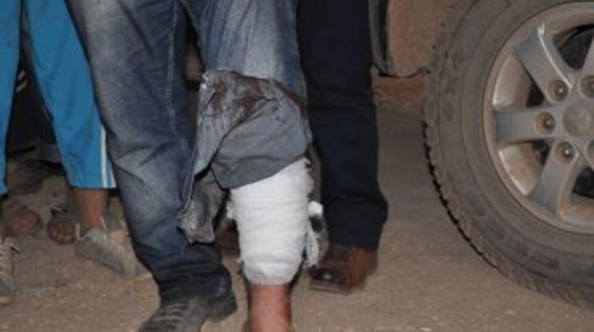 Reyhanlı Sınırında Asker Ile K&ouml;yl&uuml; Arasında Arbede: 1 Yaralı