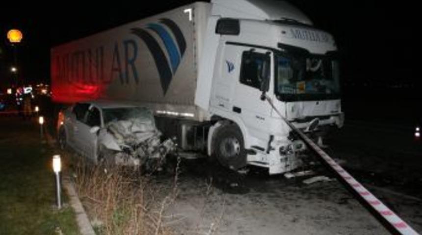 Nişanlı Çift, Trafik Kazasında Hayatını Kaybetti