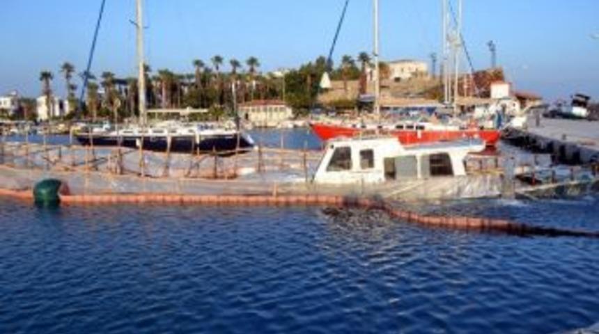 Batan Ka&ccedil;ak&ccedil;ı Teknesi Denizden &Ccedil;ıkarılıyor