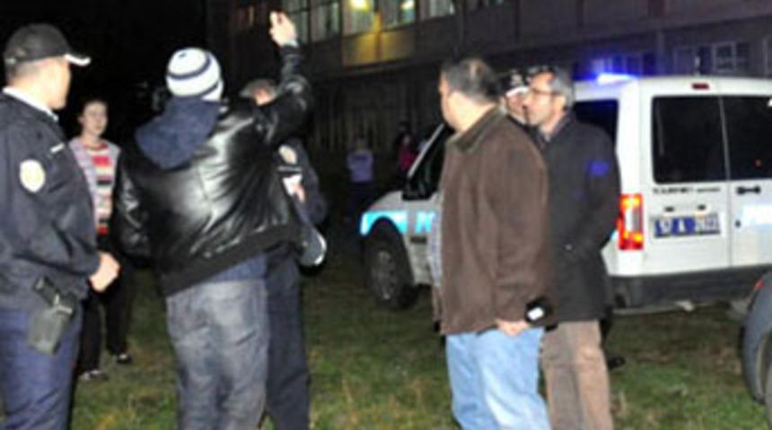 İddiaya girdi, pencereden atladı