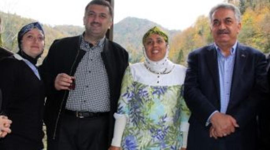 Bayan Muhtar Adayı Bakan Yazıcı&rsquo;dan Destek İstedi