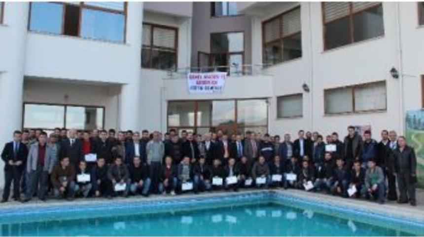 Gmis 67. Yaşını Pasta Keserek Kutladı