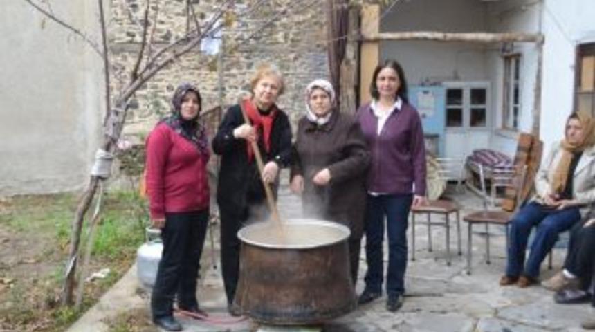 Kula Kadınlar Konseyi'nden Aşure Hayrı