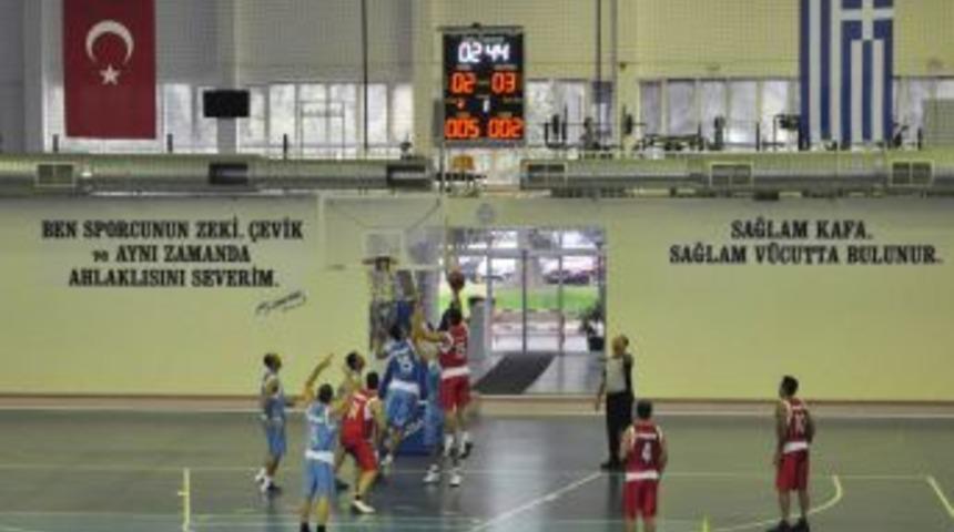 T&uuml;rkiye Ile Yunanistan Subayları Basketbolla G&uuml;ven Arttırdı