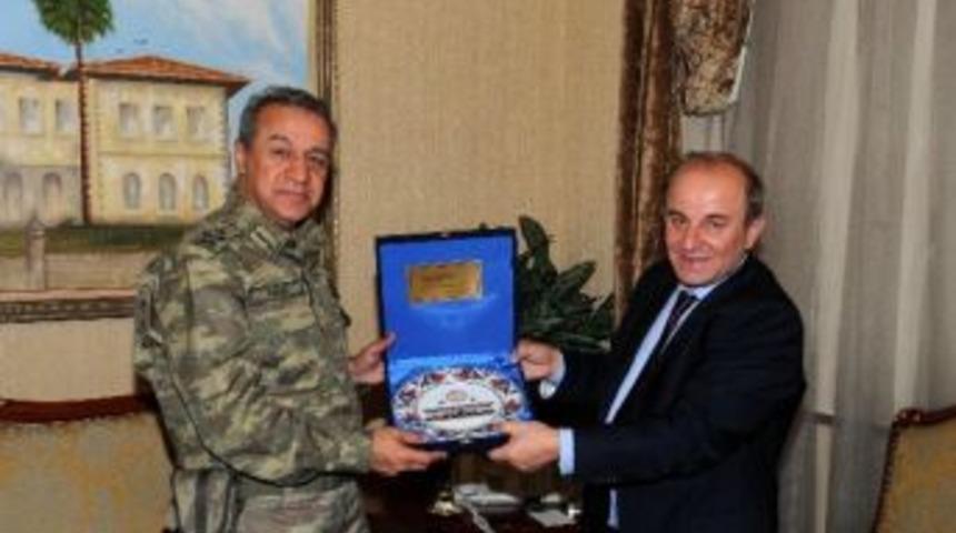 Korgeneral Alataş&rsquo;tan Vali &Ouml;zt&uuml;rk&rsquo;e Ziyaret