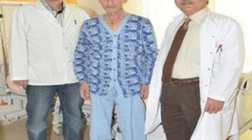 Esog&uuml; Hastanesi&rsquo;nde Ender Bir Ameliyat