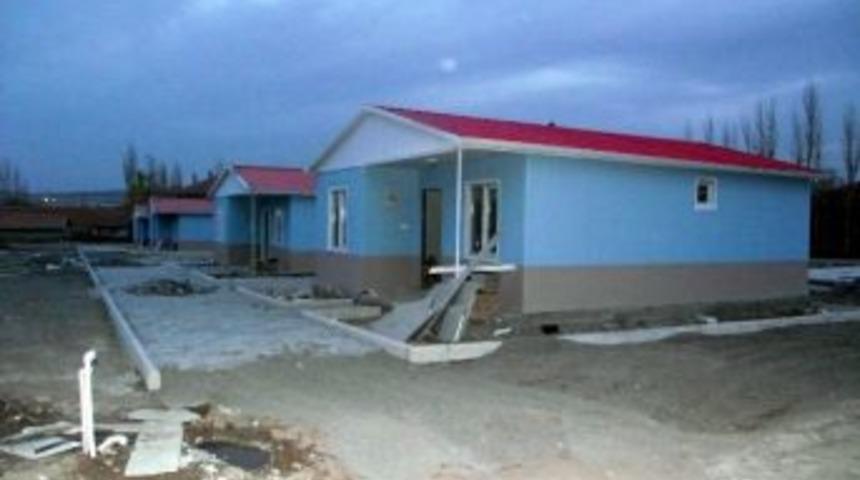 Gemerek&rsquo;te 10 Aileye Prefabrik Konut