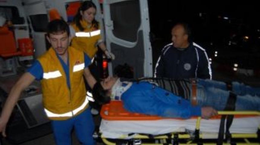 Motosiklete 3 Kişi Bindiler, Ağaca &Ccedil;arptılar