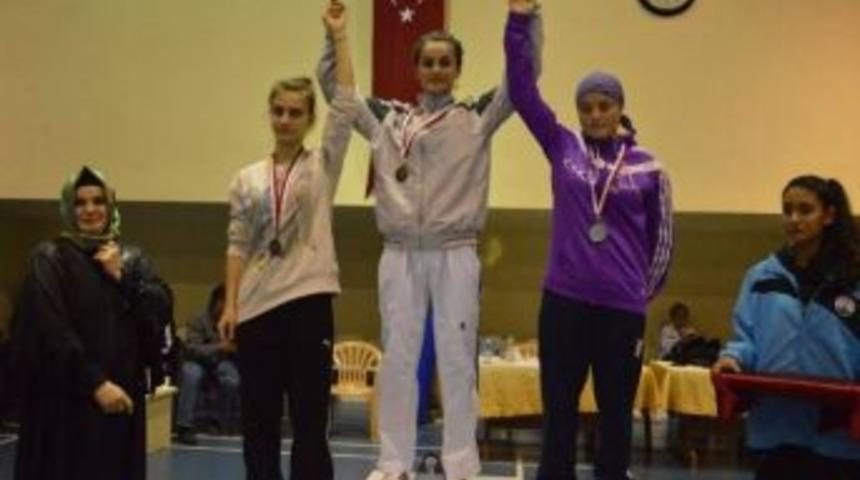 Bozüyük Hem Sporcuları Madalya İle Döndü