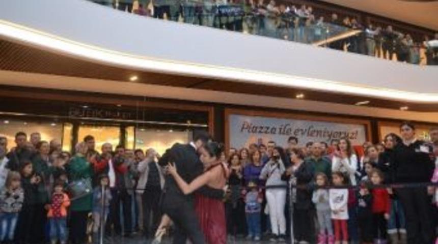 Samsun Piazza&rsquo;da Tango Dersi