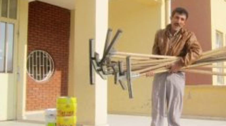 Aksaray'da Veliler Okul Temizledi, &Ouml;ğretmenler Yemek Yaptı