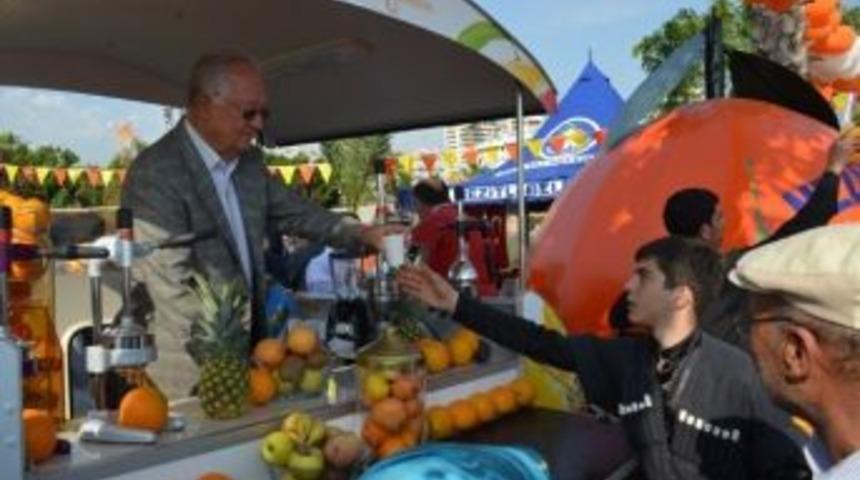 Başkan Yıldırım Festivalde Gen&ccedil;lerle Birlikte Oynadı