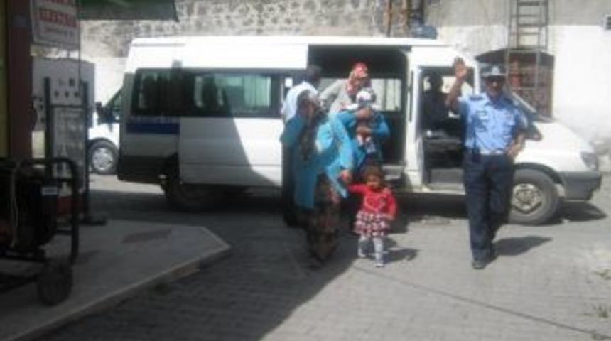 Kars&rsquo;ta Sokak Dilencileri Vatandaşı Canından Bezdirdi