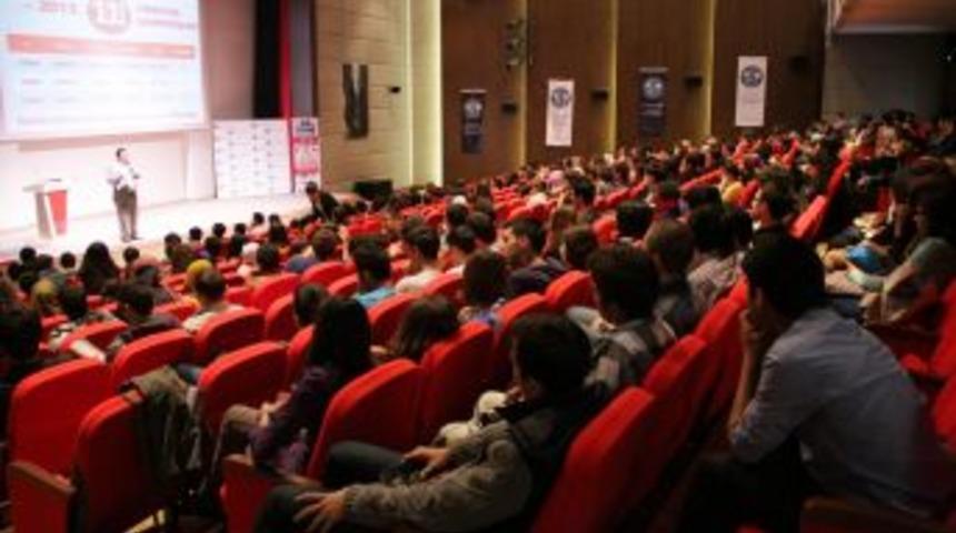 &Uuml;niversiteye Hazırlanan &Ouml;ğrenciler, UA&Uuml;'de YGS Provası Yaptı