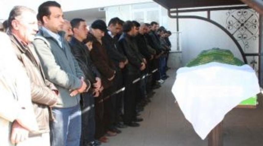 Kazada &Ouml;len Nişanlı &Ccedil;ift Son Yolcuklarına Uğurlandı