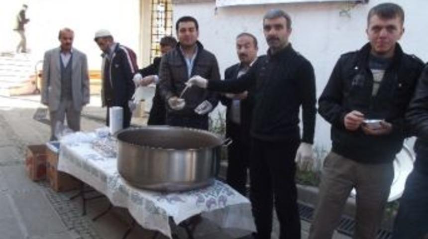 K&uuml;re&rsquo;de 500 Kişiye Aşure İkramı