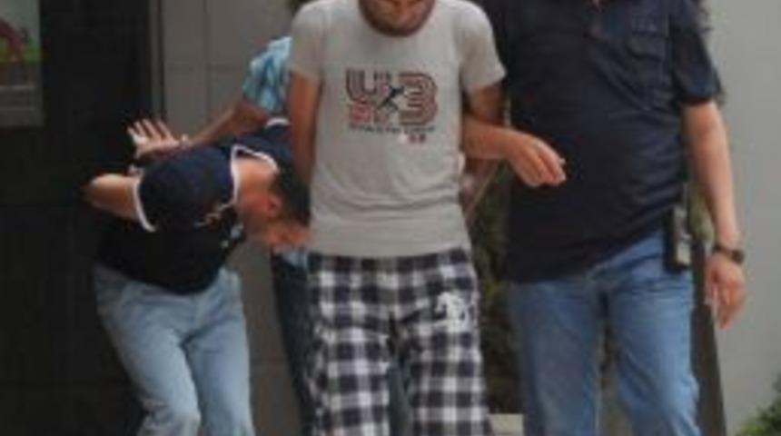 Soyguncu Su&ccedil;unu İtiraf Etti