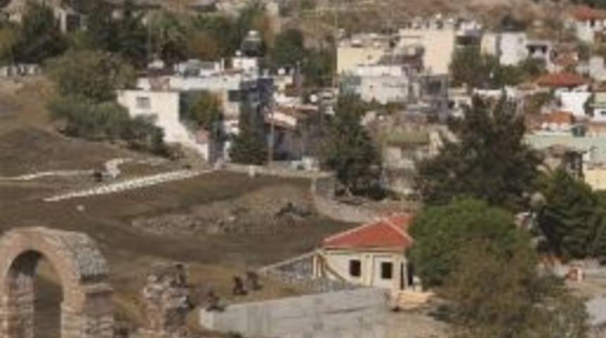 Sel&ccedil;uk'ta Uyuyan G&uuml;zel Uyanıyor