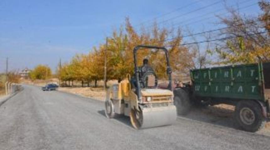 Malatya Belediyesi, 2 Beldede Asfalt &Ccedil;alışması Yaptı