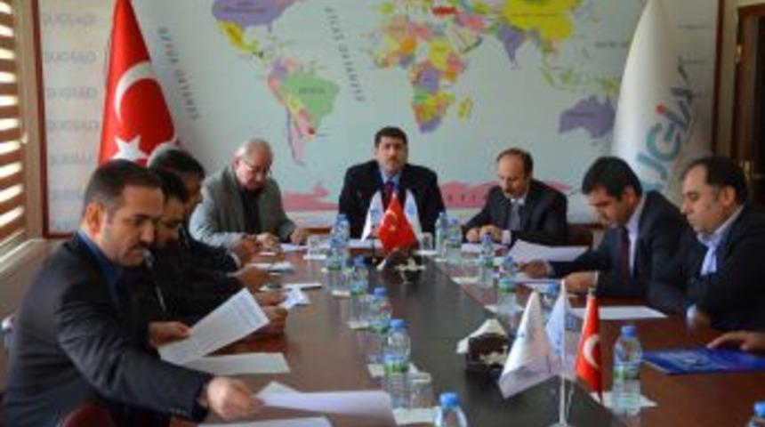 43 STK&rsquo;dan Ortak Tepki: Fakir Hastaneye Gidemiyor Diye Kapatacak Mısınız?