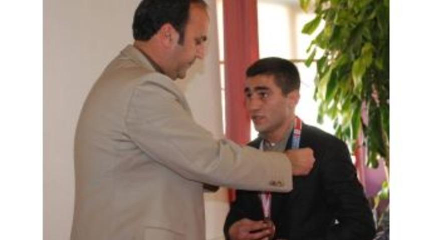 Tokatlı Boks&ouml;re Bronz Madalya