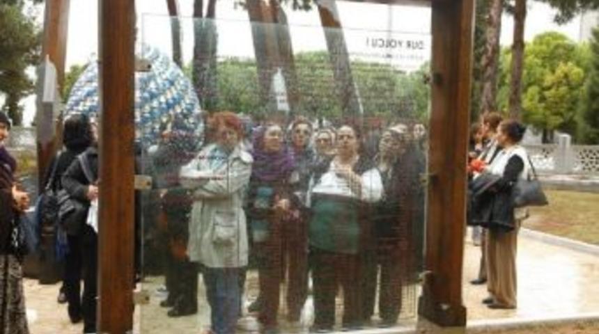 Konaklı Kadınlar Şehitlerin Huzurunda