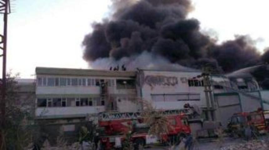 Fabrika yangınında can pazarı