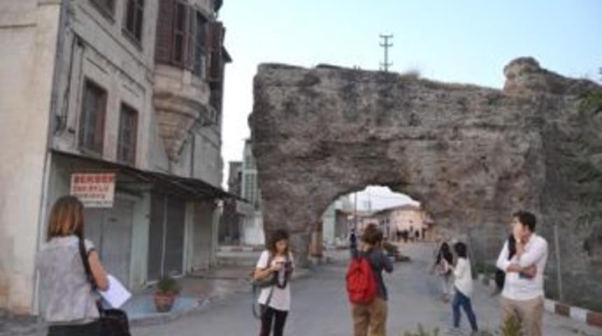 &Ouml;ğrenciler Mersin'in Tarihi Kent Merkezini İnceledi