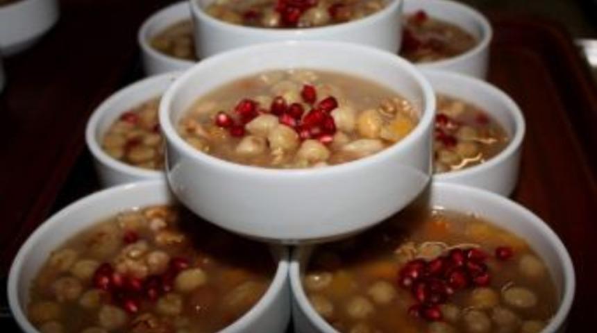 Tokat Belediyesi&rsquo;nden 18 Bin Kişiye Aşure İkramı