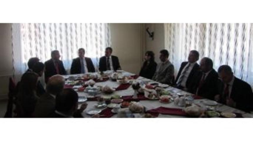 Kaymakam Gen&ccedil; Başkanlığında Kahvaltılı Eşg&uuml;d&uuml;m Toplantısı