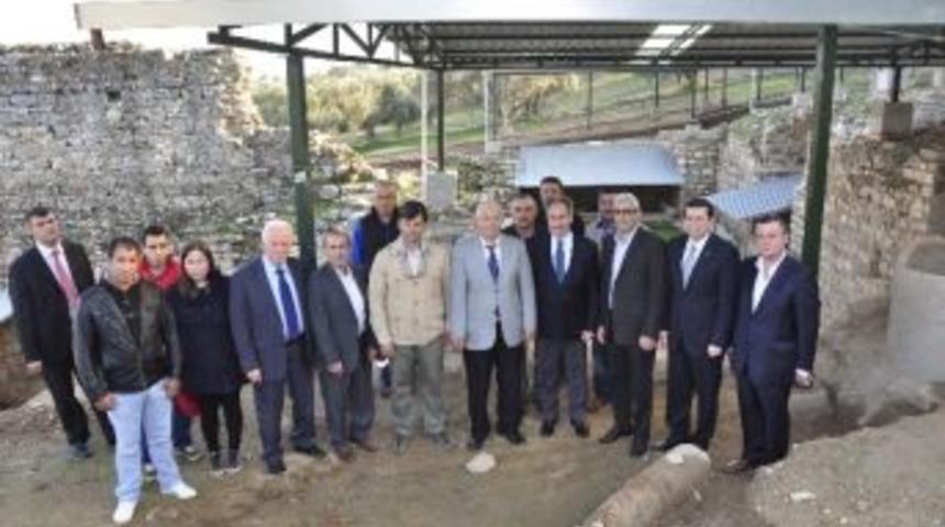 Eski Bakan G&uuml;nay, Metropolis &Ccedil;alışmalarını İnceledi