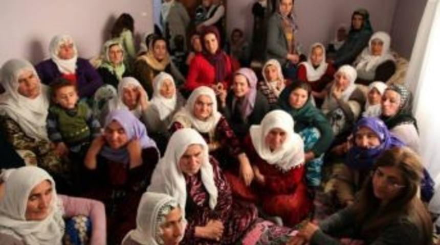 Bostani&ccedil;i'nde 'kadına Y&ouml;nelik Şiddetle M&uuml;cadele' Toplantısı