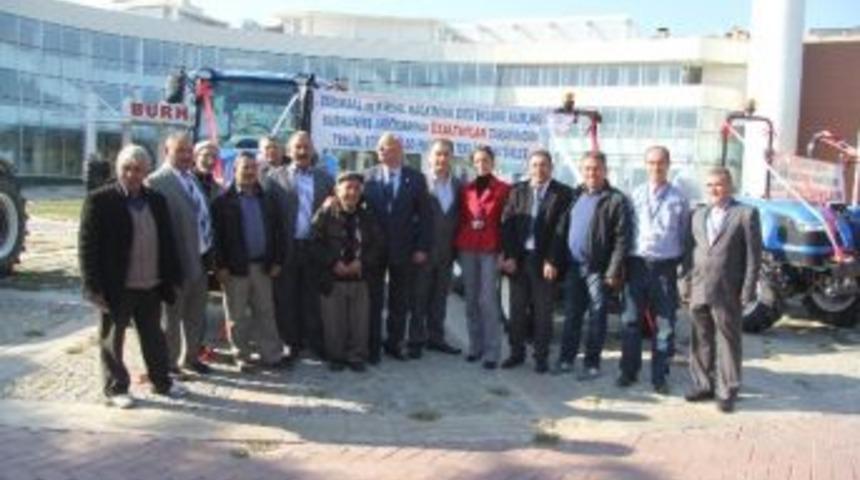 Burhaniye Arıcılarına Yeni Trakt&ouml;rler