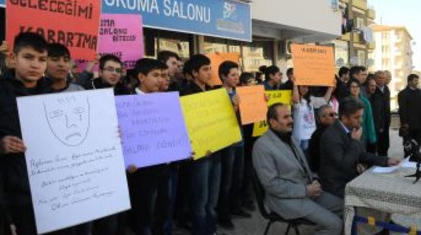 "Fakir &Ouml;ğrencilerin Umut Kapısı Olan Okuma Salonları Kapatılmasın"