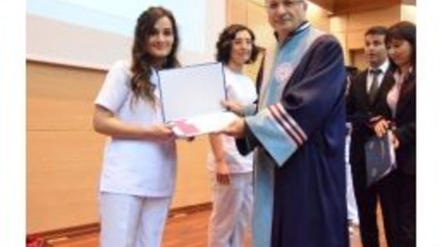 Zonguldak'ta Diş Hekimleri Beyaz &Ouml;nl&uuml;k Giydi