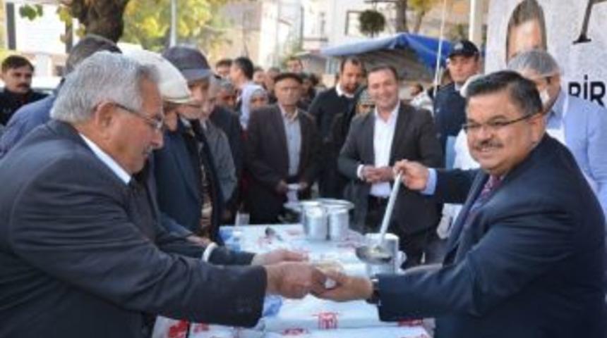 Bilecik Belediyesi'nden Aşure Dağıtımı